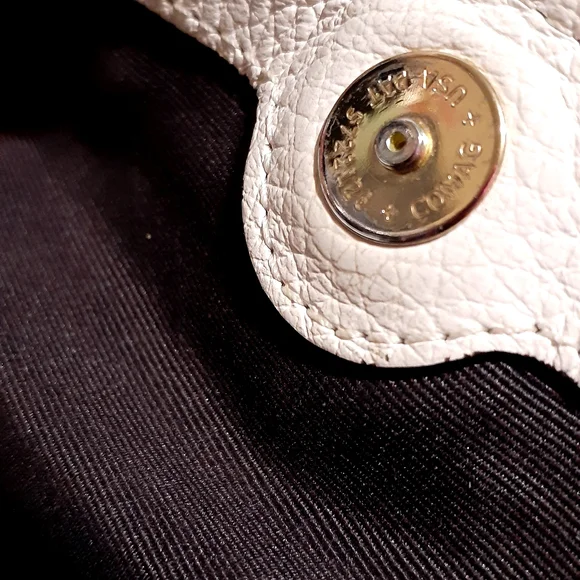 Coach Cream Leather Shoulder Bag - Picture 8 of 15